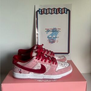 Nike SB dunk low “strange love”, men’s size 7.5.